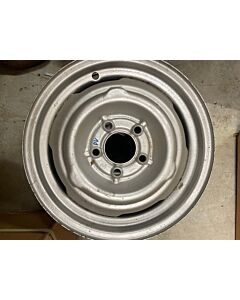 Volvo Velg staal 15x5inch 140+1. nr 684000