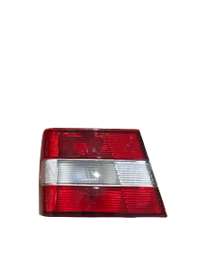 Volvo luz trasera izquierda tipo Volvo 940 4-puertas Volvo 960 4-puertas: Volvo número de pieza 3538340u producto usado.