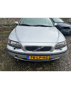 pare-chocs avant volvo V70 couleur gris argent 426