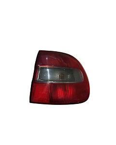 Luz trasera derecha Volvo V40 producto usado