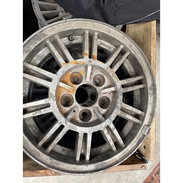 Conjunto de Llantas Volvo 240 244 245 14 pulgadas GLE