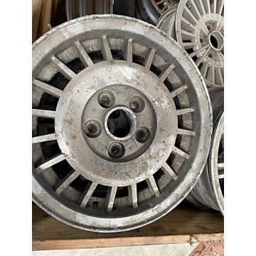 Juego de llantas Volvo 240 244 245 14 pulgadas GLE