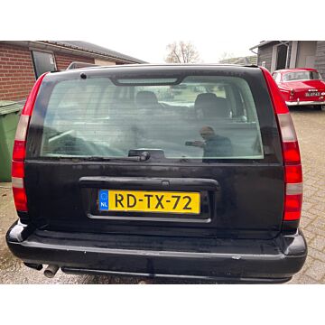 Portón trasero Volvo V70 negro 019