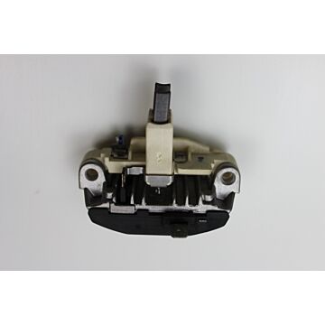 Bosch Spanningsregelaar Fabrikantcode: 1 197 311 520 NOSMerk: Bosch Min.14V 14.1V EAN: 3165141788303