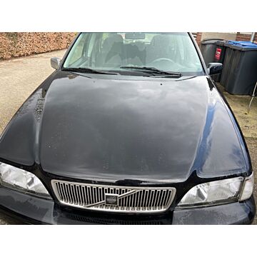 Capó Volvo V70 negro 019