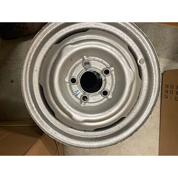 Volvo Velg staal 15x5inch 140+1. nr 684000